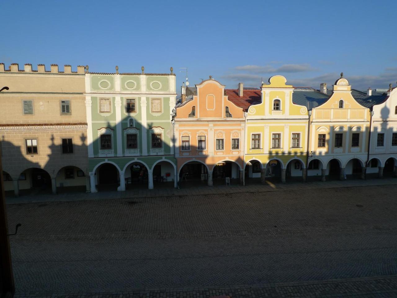 Hotel U Cerneho Orla Telc Exterior photo